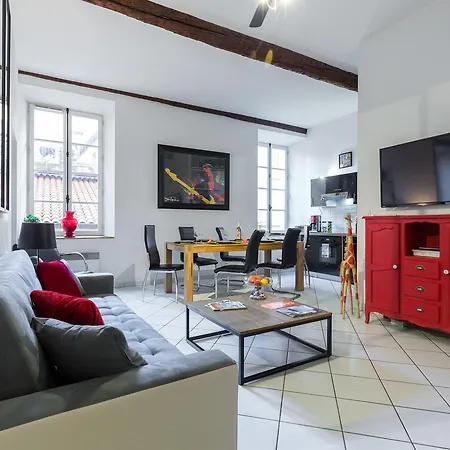 Ste Reparate F4 Moderne, Design, Place Rossetti, Heart Old Town Apartment Nice