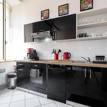 Apartment Ste Reparate F4 Moderne, Design, Place Rossetti, Heart Old Town *