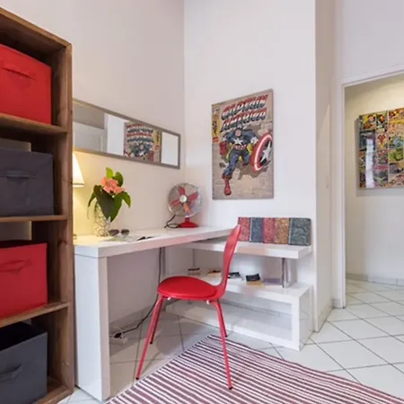 Ste Reparate F4 Moderne, Design, Place Rossetti, Heart Old Town
